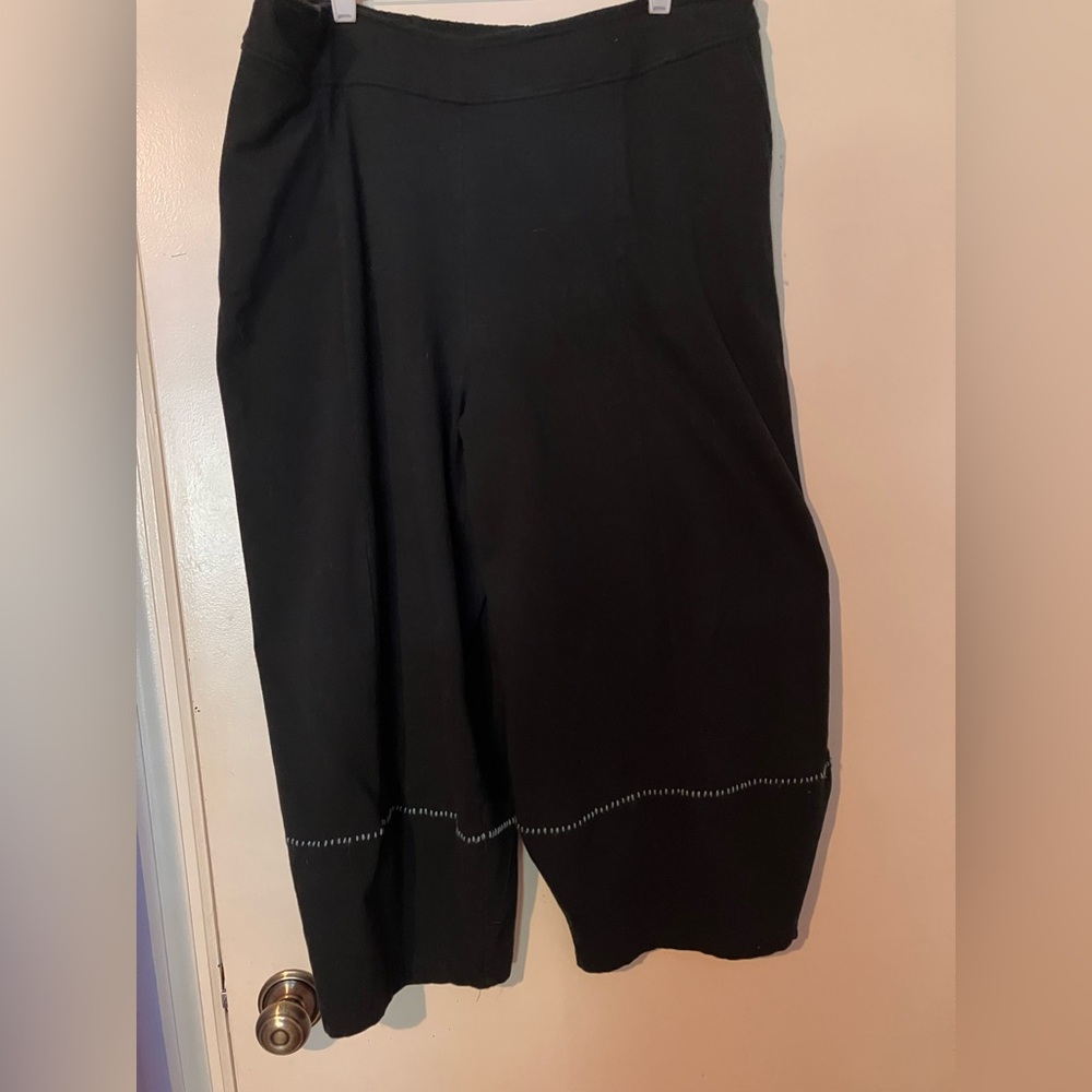 Marketplace of India 1X Black Knit Crop Pants with Blue Detail
